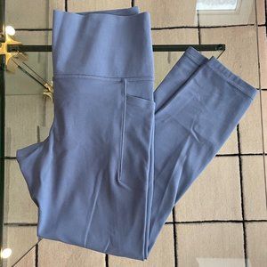 Athleta Salutation Stash II Pocket 7/8 Tight in Cottage Blue (S)